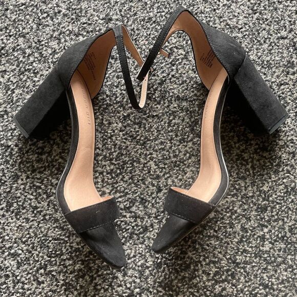 Madden Girl Block Heel Sandals - Picture 4 of 9